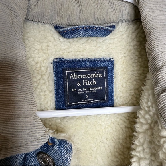 Abercrombie & Fitch Blue Jean Barn Jacket with Fur Collar - Small - Picture 5 of 8